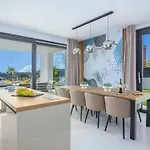 Mit Beheiztem Pool In Strandnaehe By Interhome クルク