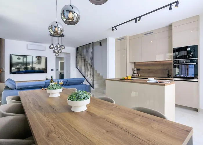 Mit Beheiztem Pool In Strandnaehe By Interhome Krk Town