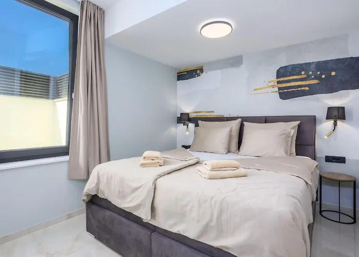 Holiday home Mit Beheiztem Pool In Strandnaehe By Interhome