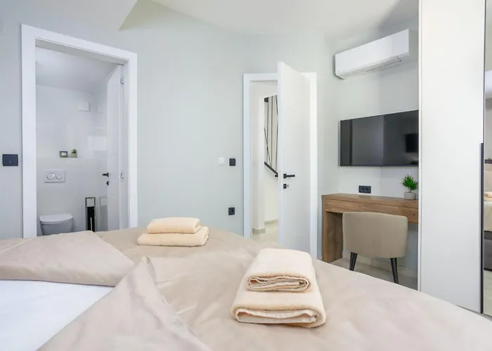 Mit Beheiztem Pool In Strandnaehe By Interhome Krk Town