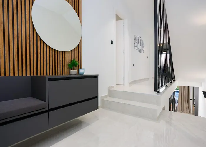 Holiday home Mit Beheiztem Pool In Strandnaehe By Interhome *