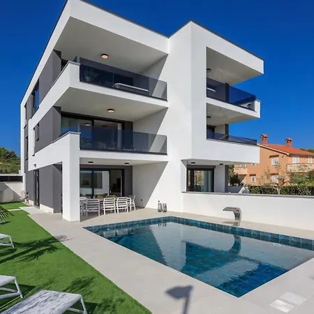 Mit Beheiztem Pool In Strandnaehe By Interhome Σπίτι διακοπών