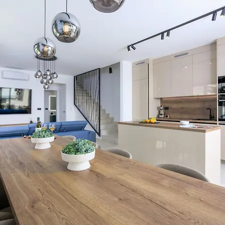 Mit Beheiztem Pool In Strandnaehe By Interhome Krk Town